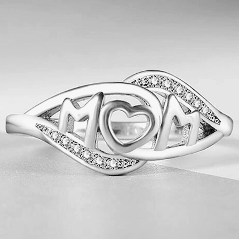 “MOM” ring